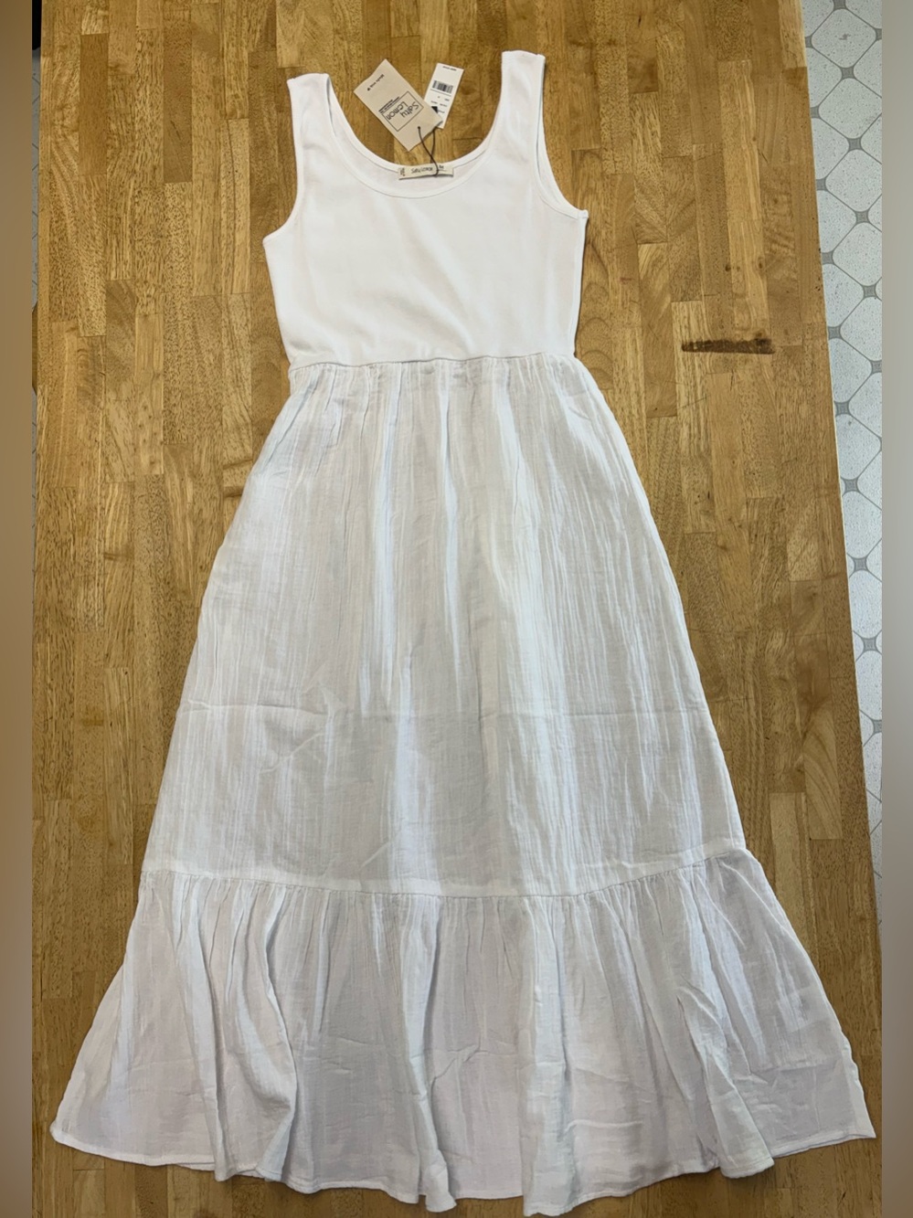NWT Salty Lemon Lightweight White Sleeveless Tank Maxi Dress with Ruffled Hem